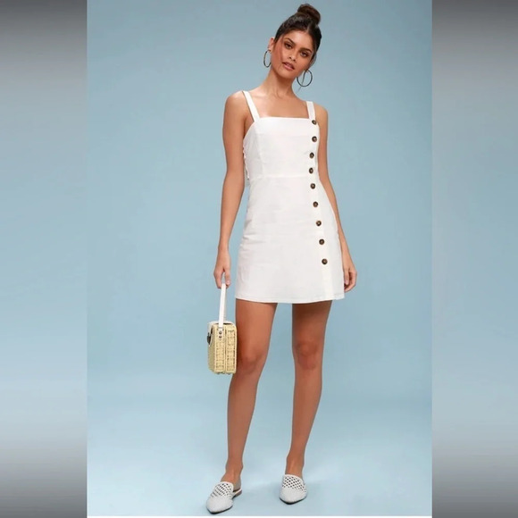 Excellent Condition size small Luluโs white button down mini dress bow back - Picture 3 of 6